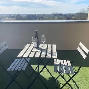  Apartment Avec Terrasse Proche De La